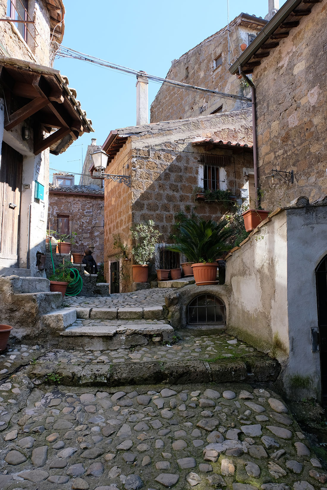 Calcata le vie del borgo