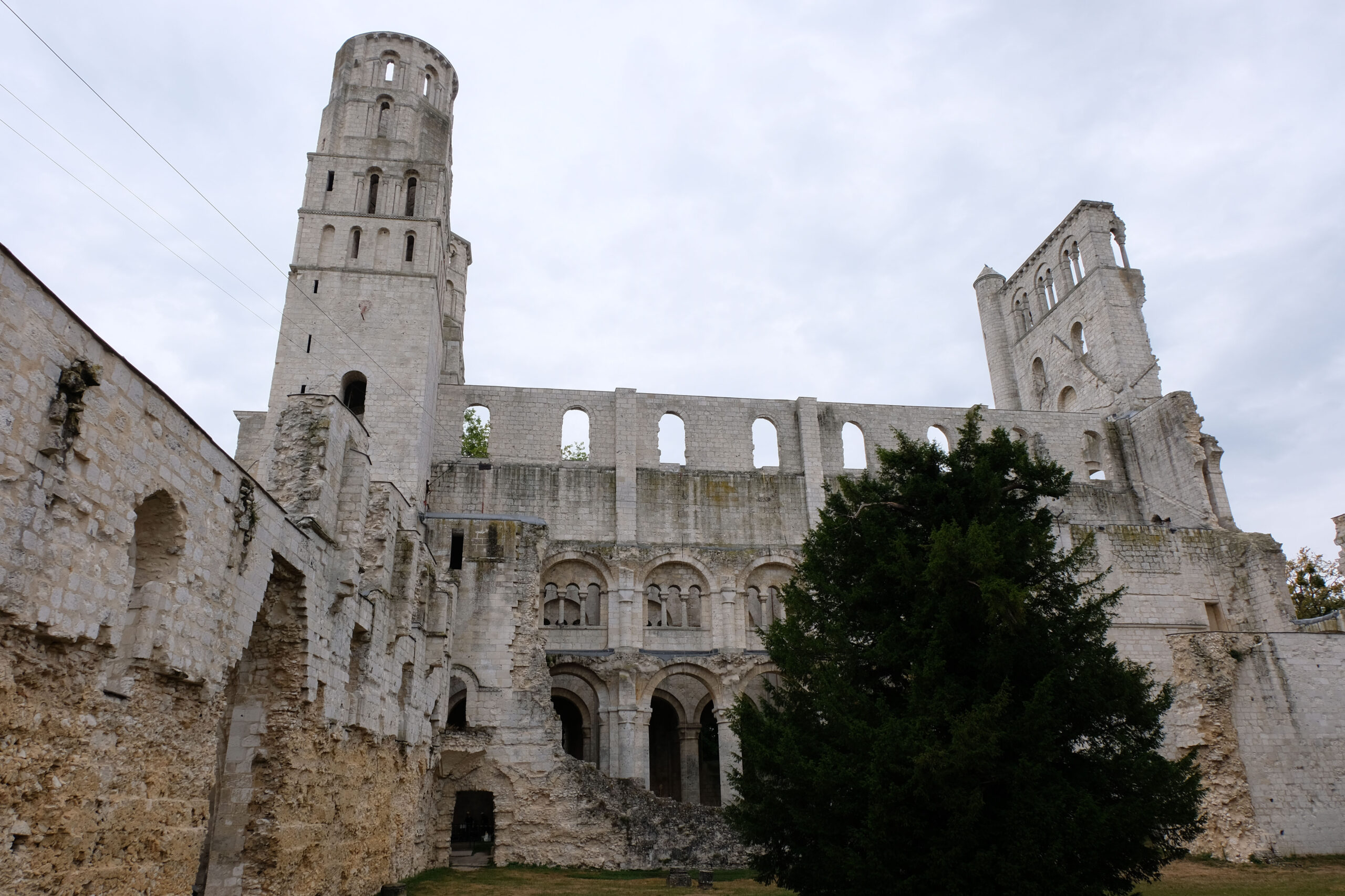 44 - Normandia e Bretagna in macchina il nostro itierario - Abbazia de Jumiege_1